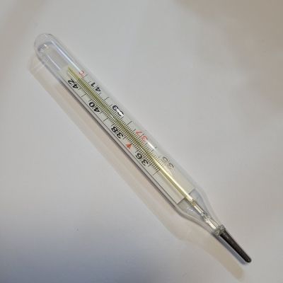 Термометър със скала